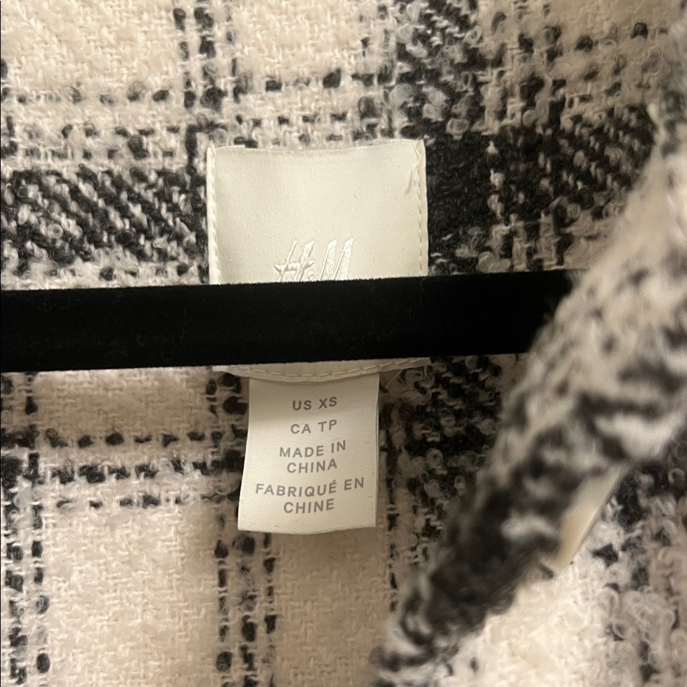 H&M Black and White Plaid Sherpa Shacket - Picture 2 of 6